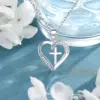 Collana con croce di beneficenza