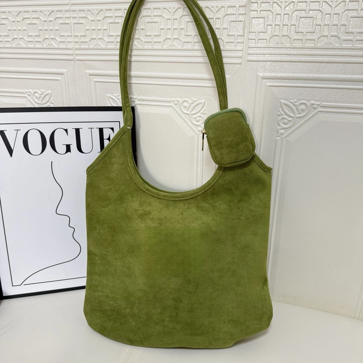 Women’s Suede Luxury Tote Handbag Large Capacity Zipper Closure Shoulder Bag