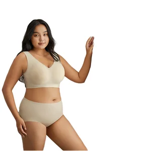 Wholesale Women Plus Size One-Piece Bra Thin Full Coverage Seamless Big Cup Wire Free Push-Up Adjustable Straps