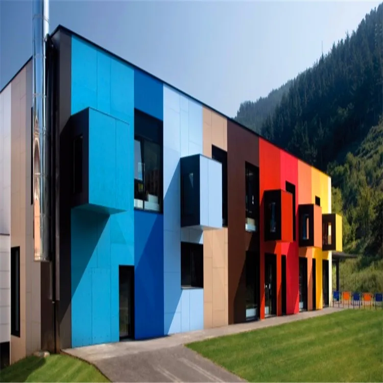 Hochwertige WPC-Wandpaneele im modernen Design, einfache Installation, HPL-Außenverkleidung mit UV-Schutz für Villen