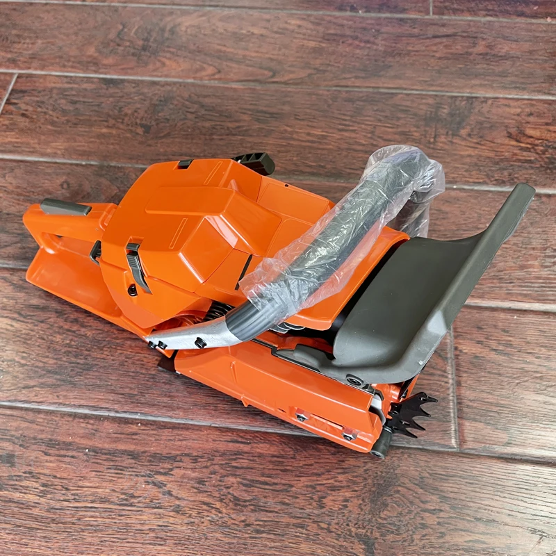 3.6KW Tree Cutting Machine 70.7cc Gasoline Chainsaw 365 272 395 372 572