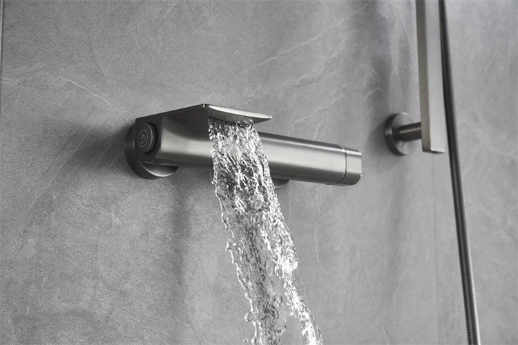 Juego de mezclador de ducha y bañera con acabado superficial de cobre de buena calidad, montado en la pared, color negro