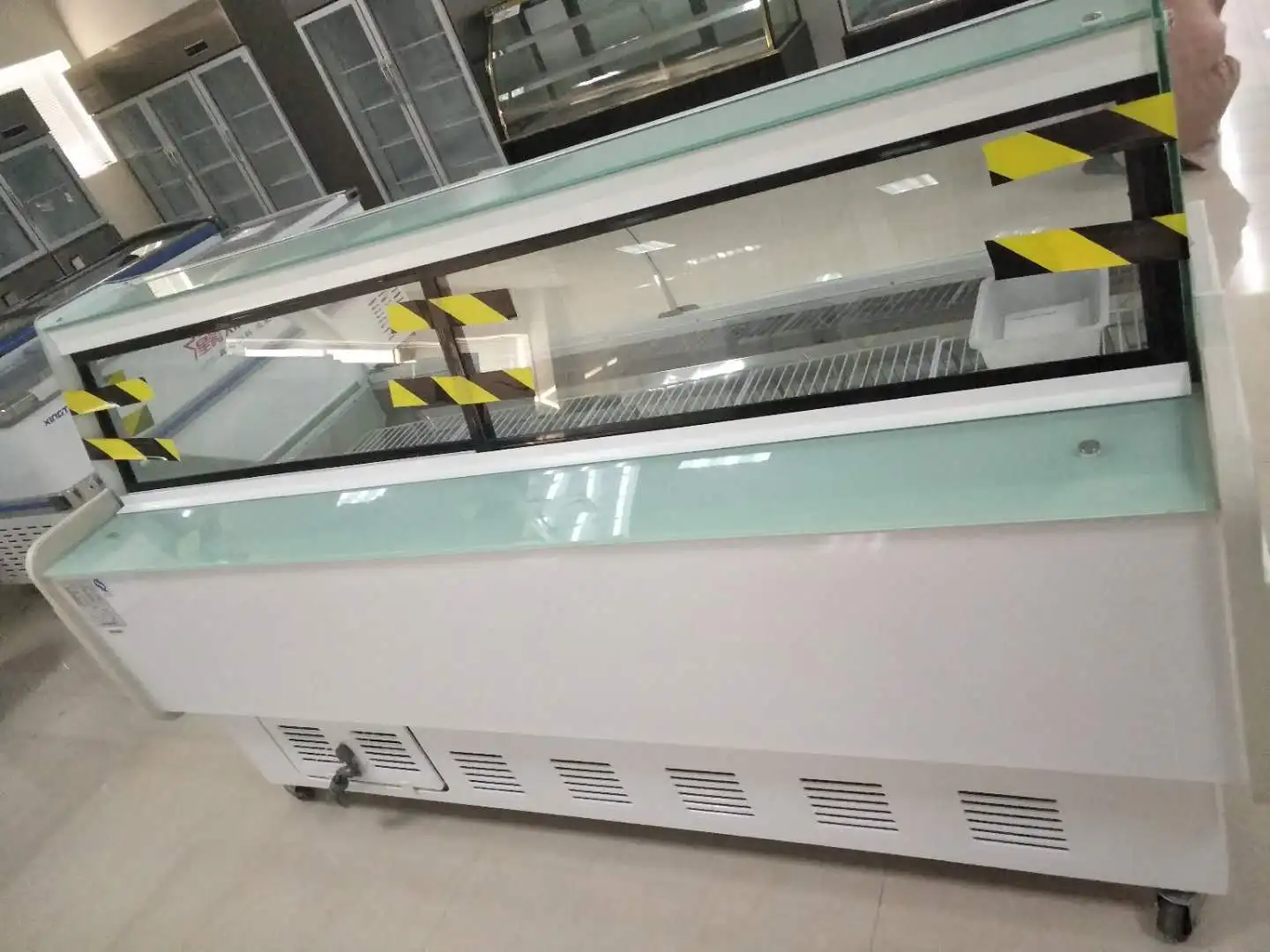 Fresh Meat Display Fridge Chiller Showcase Refrigeration Equipment For