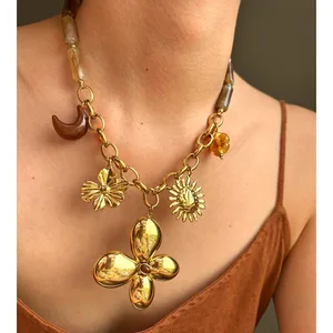 Ilona Fashion Retro Flower Sun Charm 18k Gold Plated Stainless Steel Necklace Trendy Anti Tarnish Resin Beaded Necklace Jewelry