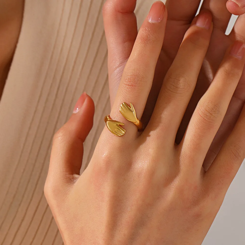 Yiwu DAICY New Arrival Gold Plated Stainless Steel Hug Ring Simple Adjustable Couple Ring Friendship Ring Gift for Her