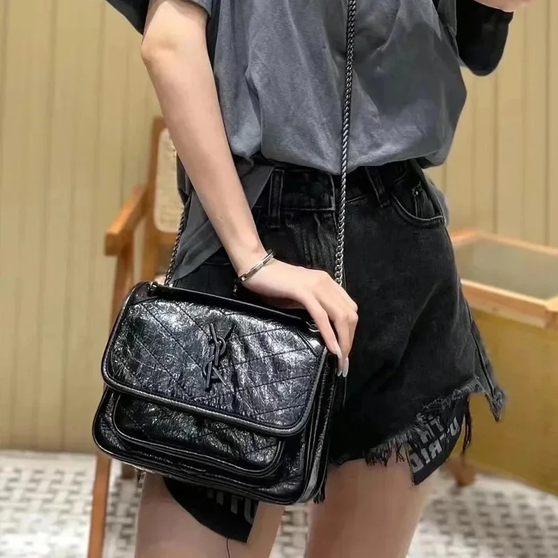Niche Design Summer 2025 New High-End Oil-Waxed PU Street Fashion Womens Bag Large-Capacity Single Strap Zip Chain Shoulder Bag