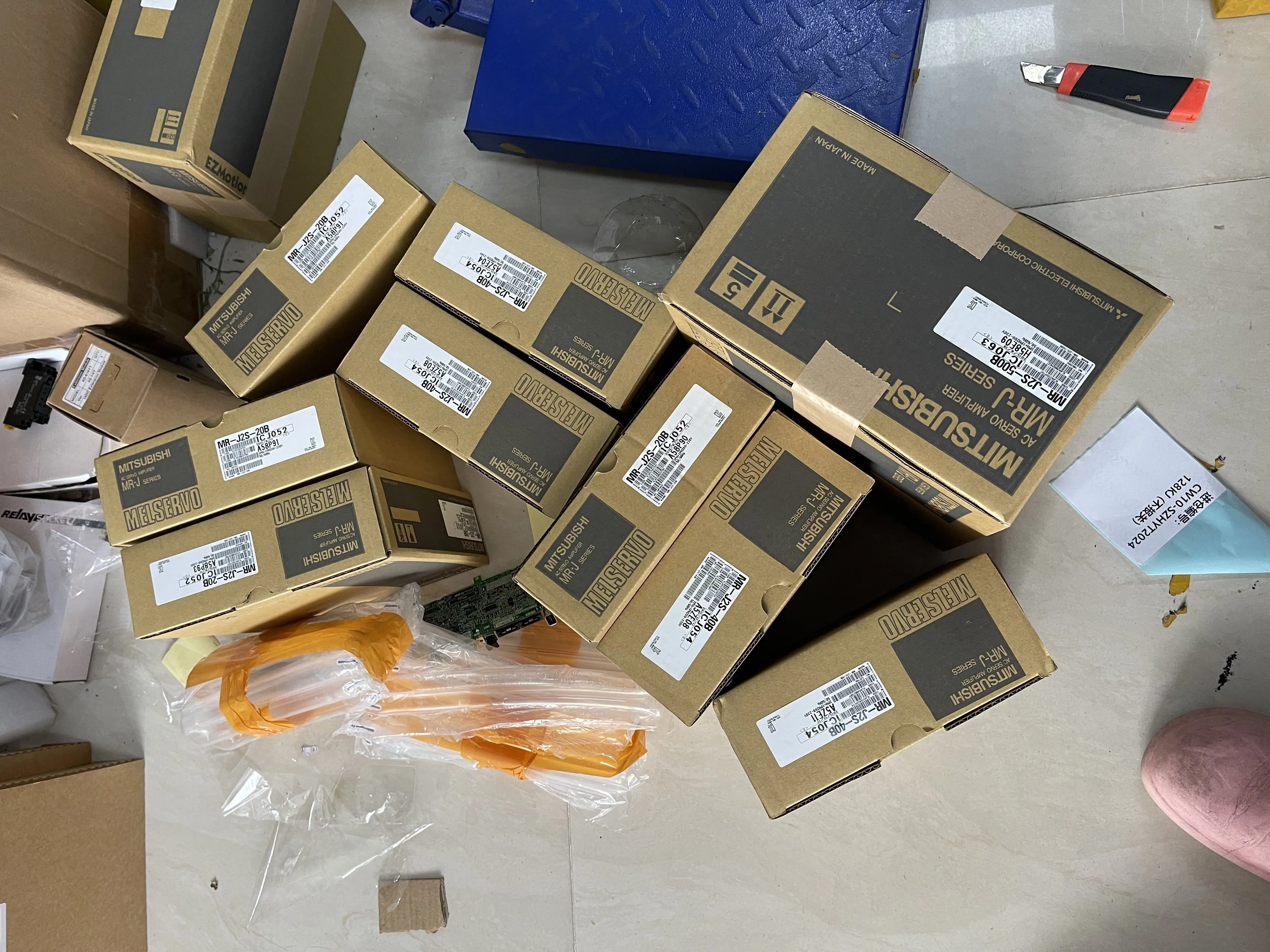 Mitsubishi AC Servo Amplifier MR-J2S-20B Mitsubishi AC Servo Amplifier MR-J2S-20B