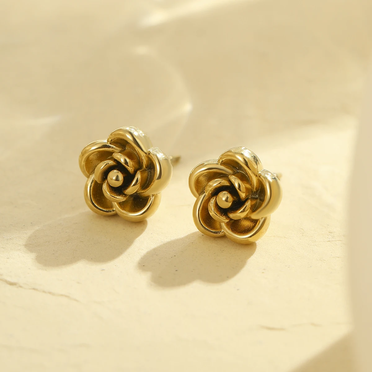Tarnish Free Hypoallergenic 18k Gold Plated Stainless Steel  display picture 1