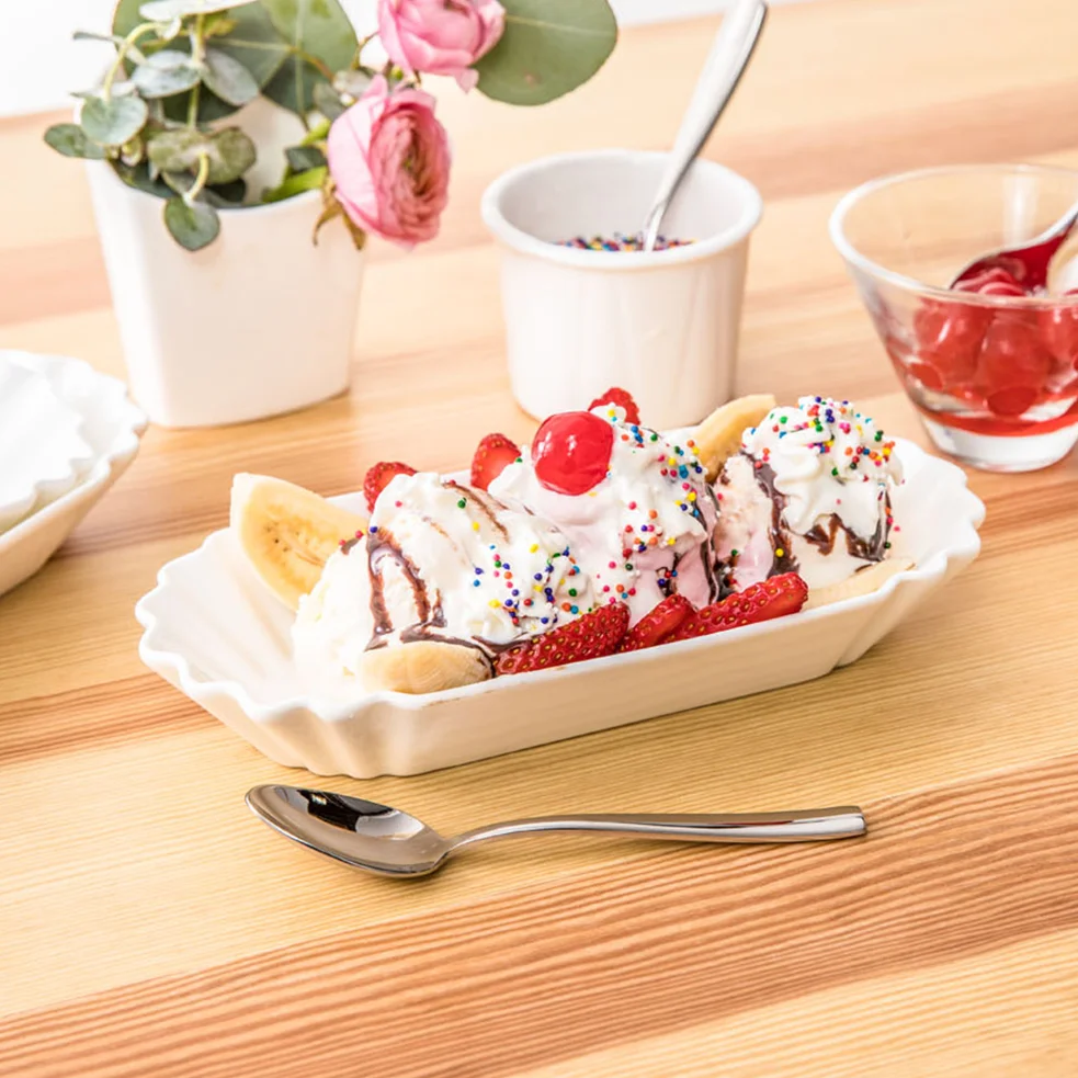 750 White Recyclable Fluted 8-Inch Hot Dog Tray Holders Wrappers Matt Lamination Sturdy Construction Stamp Printing for Food Use