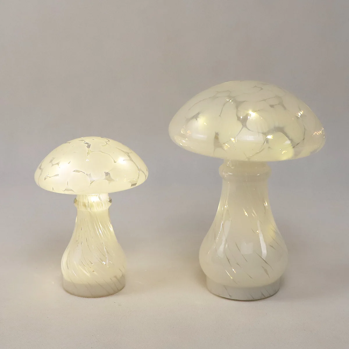 Mushroom lamp battery operated led light translucent white spot design festival home table handmade blown glass lamp decoration manufacture