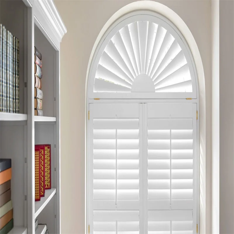Online Luxury Interior Faux Wood Adjustable Horizontal Plantation Shutter Manual Electric Louvre Folding Wooden Shutter Door