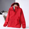 Modèles masculins-grand rouge