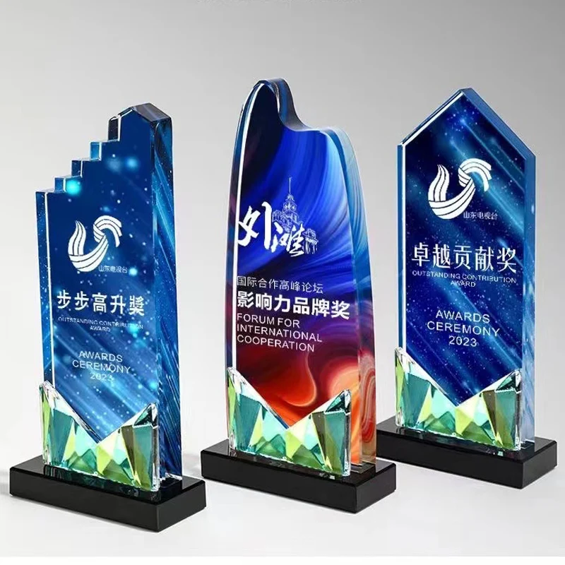 Hot Sale Custom Crystal Glass Trophy Factory New Style Honor Souvenirs Color Printing Award Figurine Love Theme Gift factory