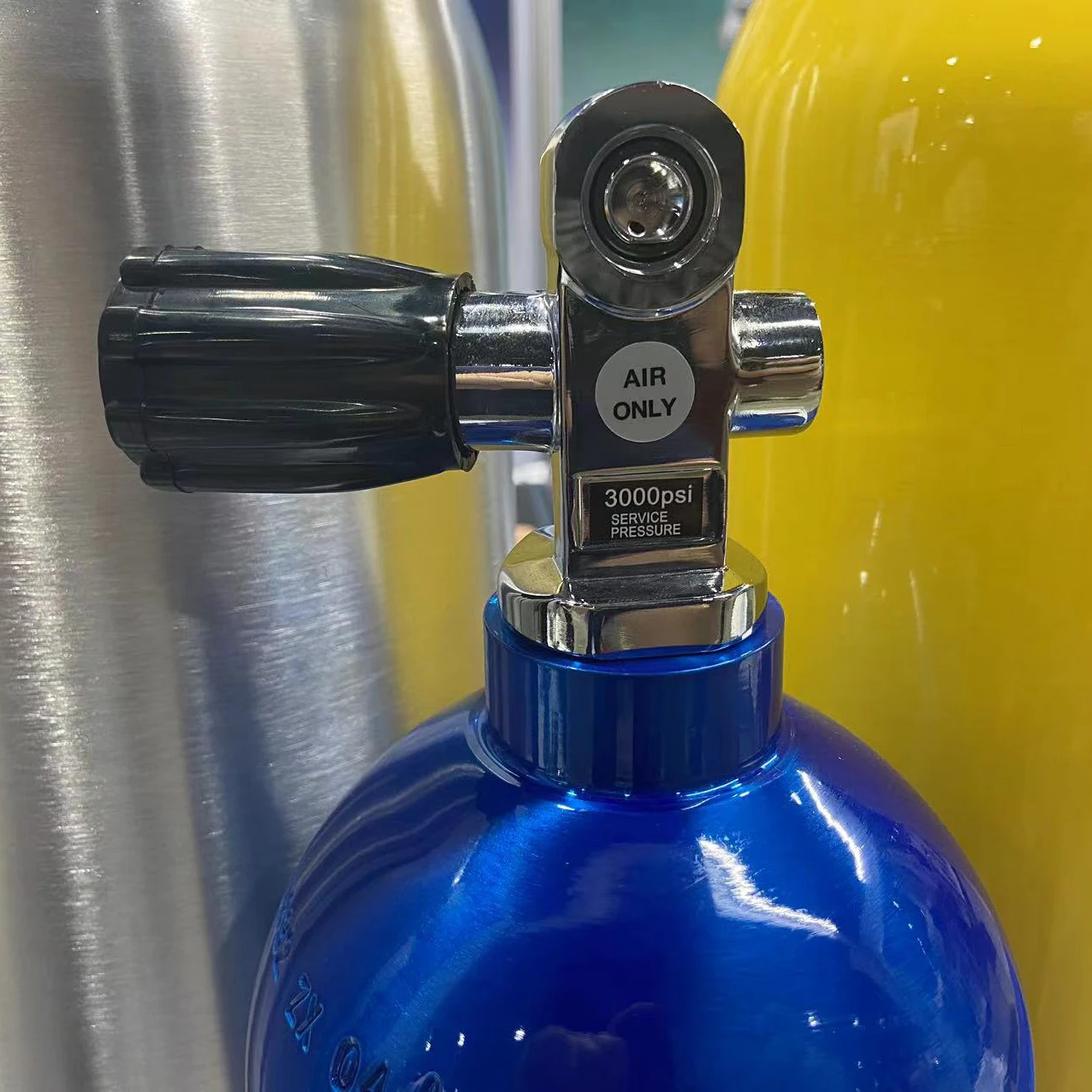 DIN/YOKE Pro Valve Diving Scuba Tank - High Pressure Gas