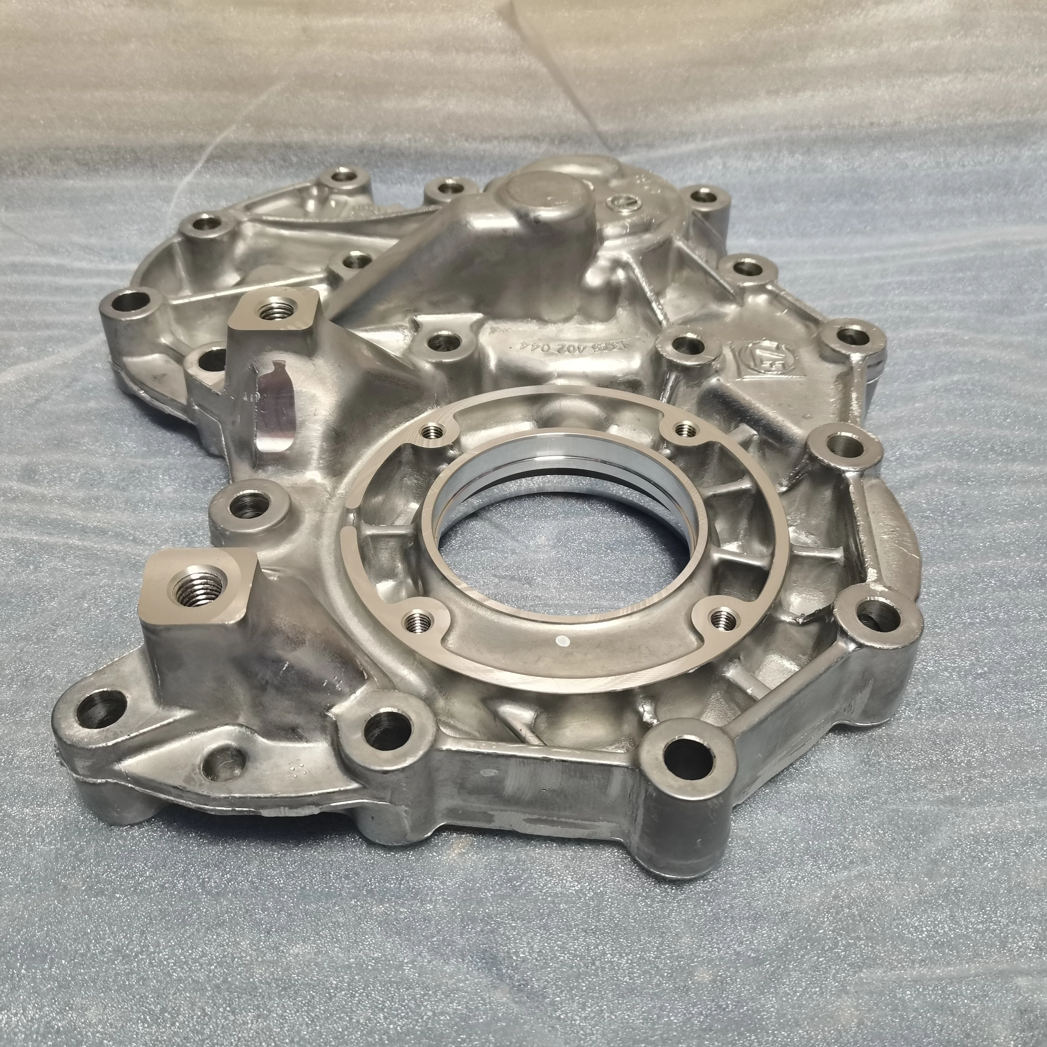 結 Transmission Front Cover for ZF OEM No. 1325302044