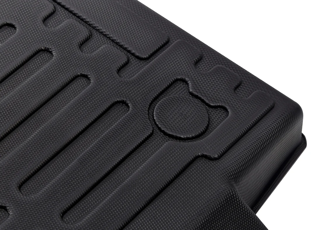California Truck Parts 3-Piece Black Latex Floor Mats For Kenworth T680/T880/W990 & Peterbilt 579/567