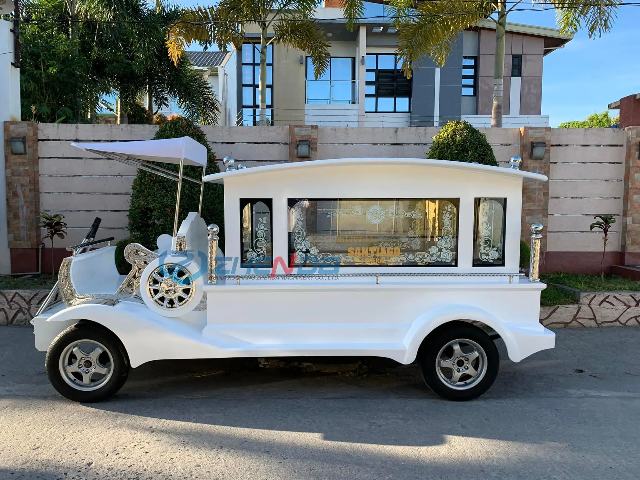 Fashionable Classical Horsedrawn Hearse Funeral Supplies White