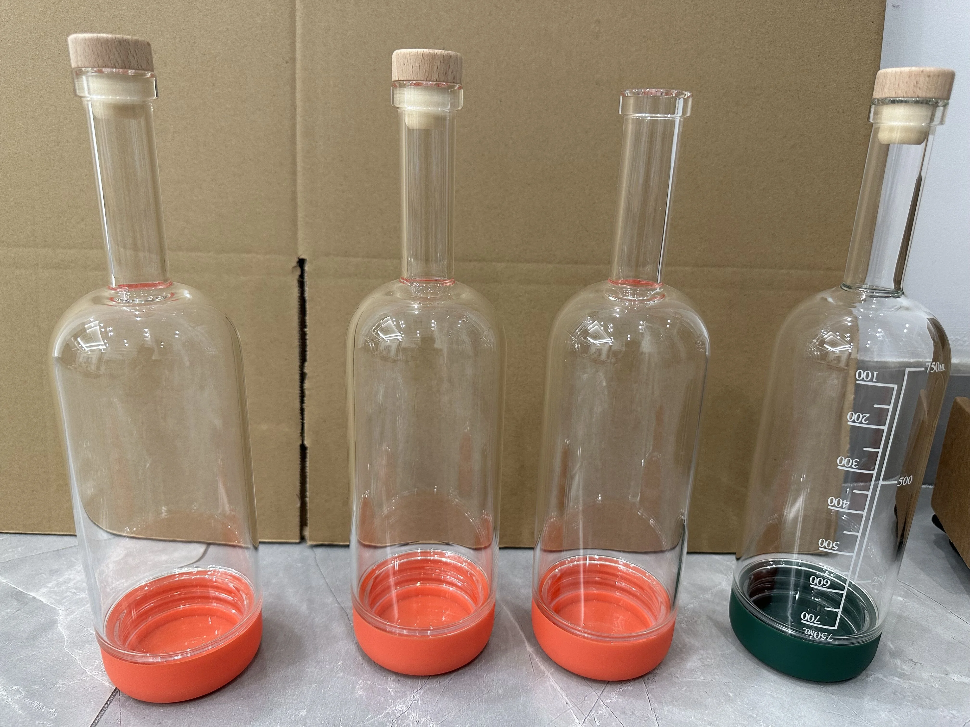 850ml Glass Bottle and Outfitting with a Rubberized, Removable Base