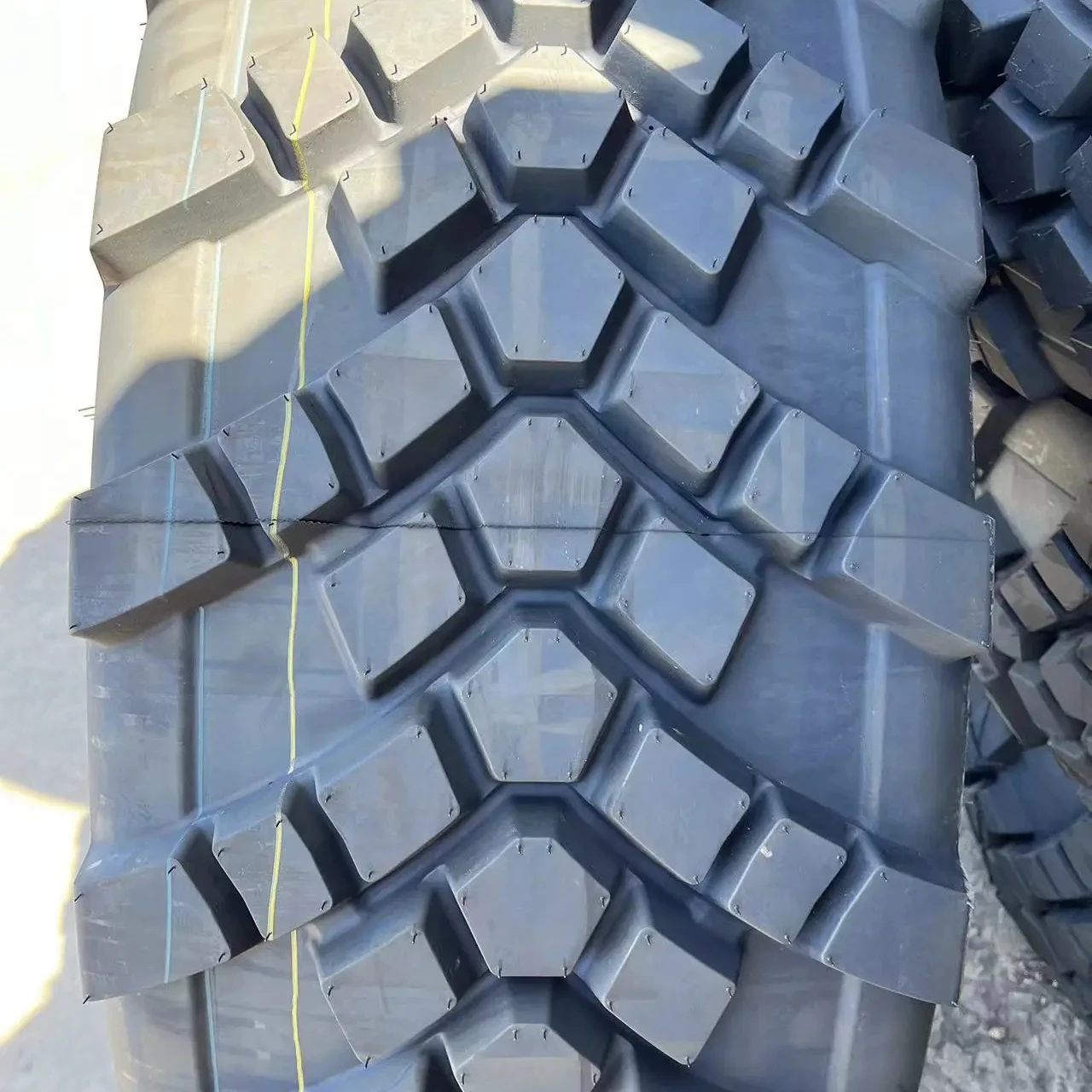 中国制造商双硬币WYNSTAR OTR TBR卡车和公共汽车子午线轮胎重型卡车轮胎425/85R21