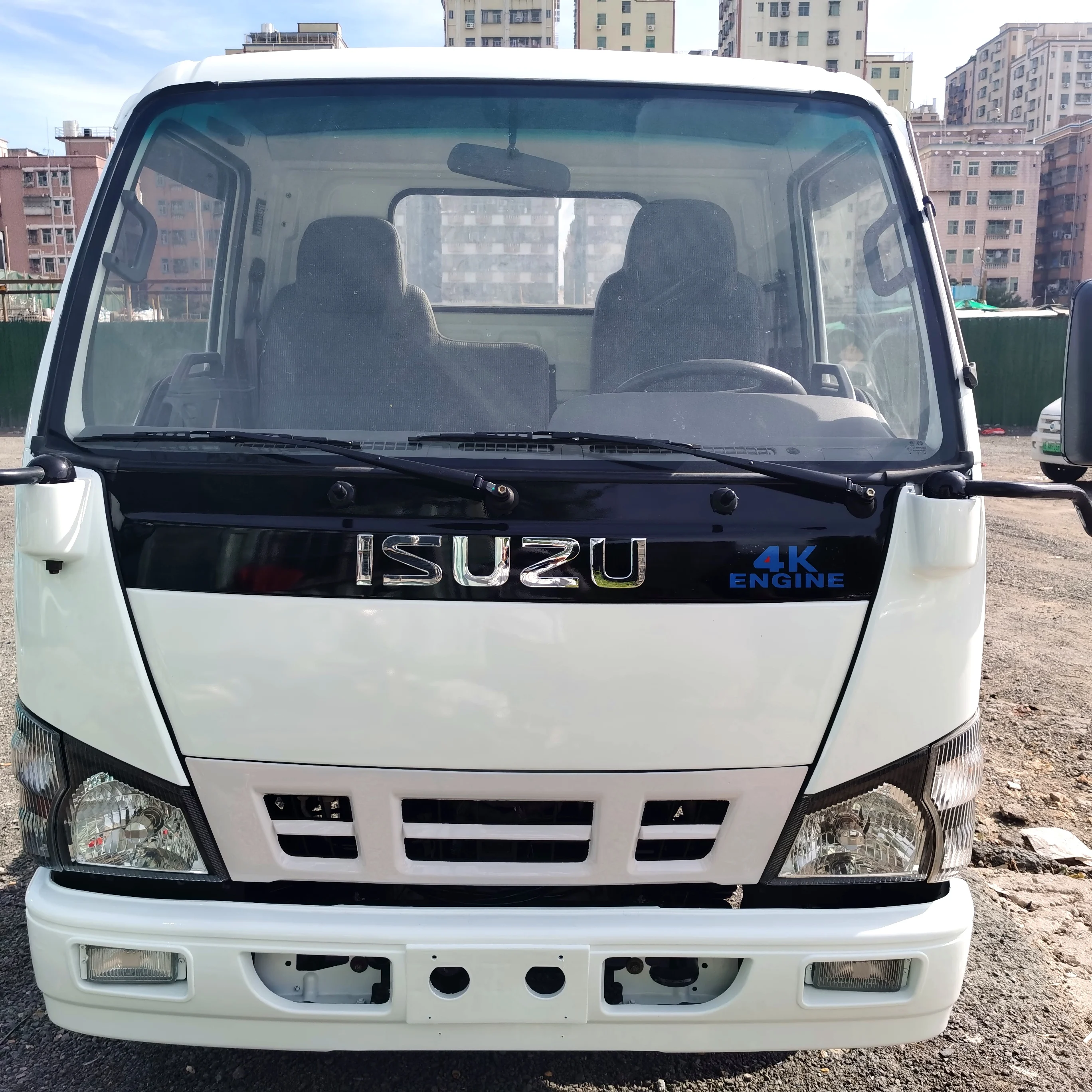 Подержанные грузовики Isuzu 600p 4K Подержанный легкий грузовик caminhao130hp дизельный двигатель грузовой автомобиль для продажи