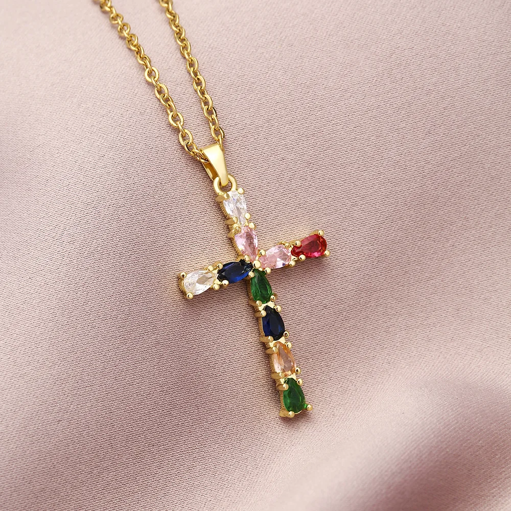 Elegante Collana Con Ciondolo Croce E Corona In Oro Lucido E Zirconi Sintetici - Gioiello Religioso