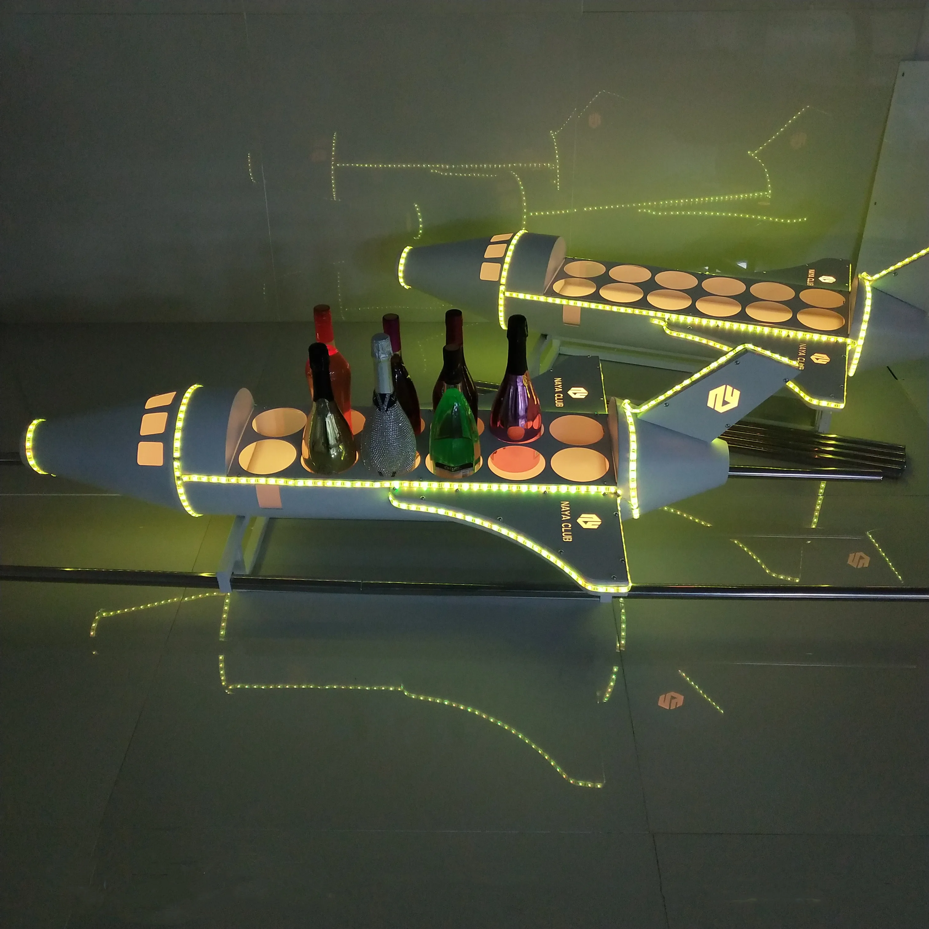 Customized Rechargeable Boat Shape Led Bottle Presenter display For Night Club and bar