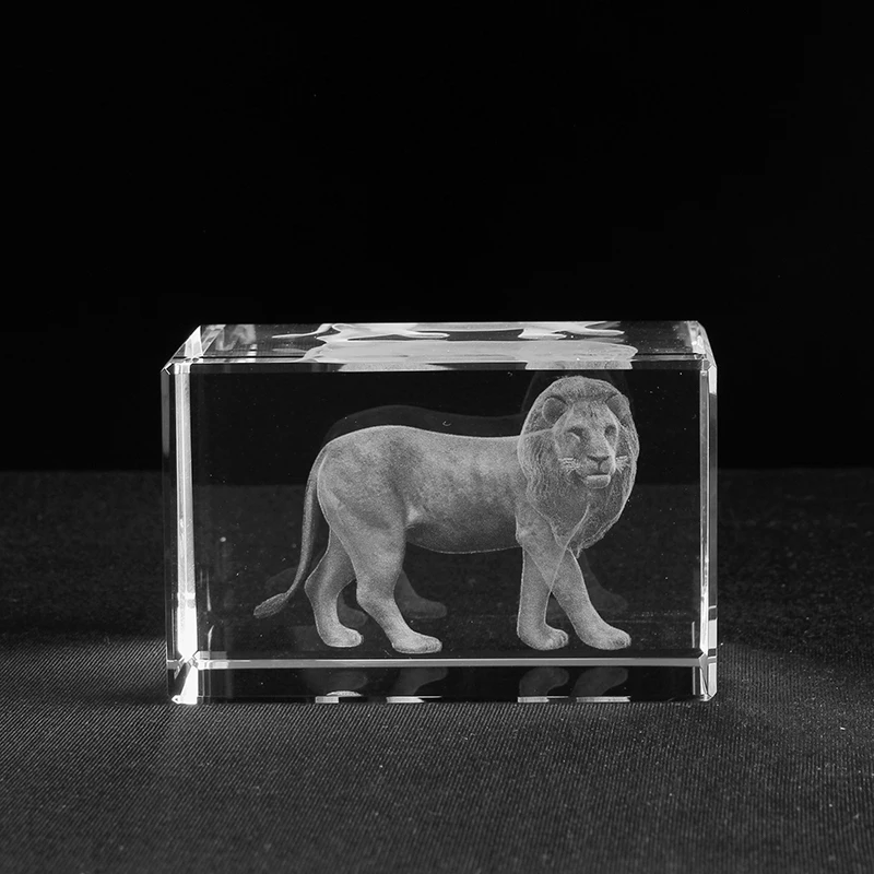 クリスタルガラス ライオン 置物 Amazon.co.jp: クリスタルライオンの置物 ガラス 野生動物