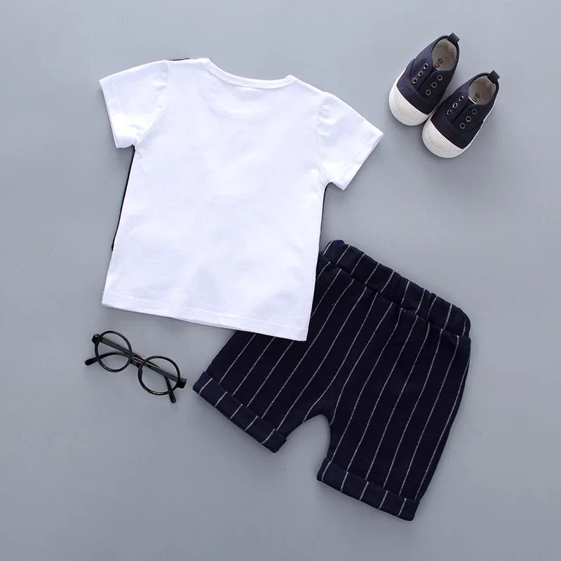 
 Деловой костюм в благородном стиле для маленьких мальчиков детская рубашка комплекты одежды для малышей  Деловой костюм для маленьких мальчиков в благородном стиле; детская рубашка; комплекты одежды для малышей