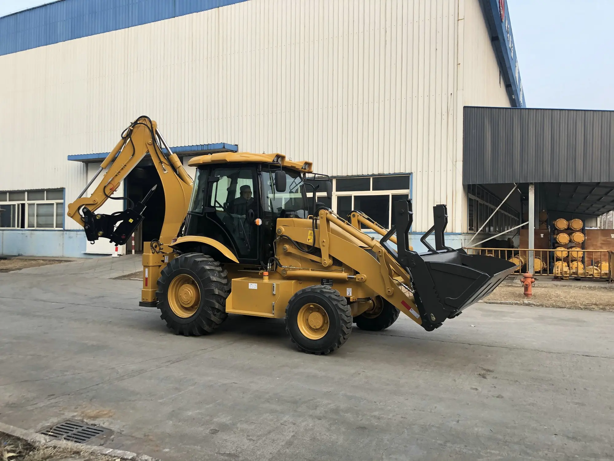 Mini  Backhoe Loader YUCHAI  Engine China 2650 Mm Wheel Loader for Sale Tractor Engine 4085 Mm 6581 Mm