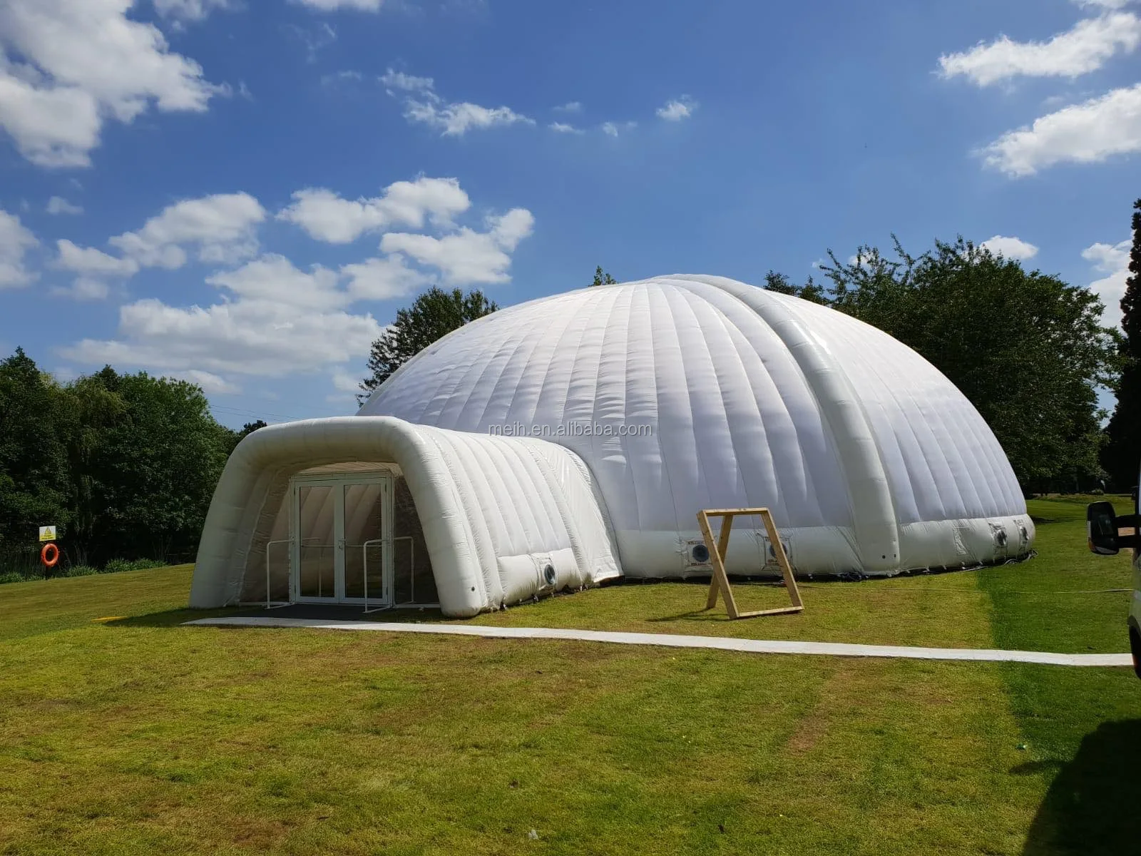 надувная палатка туристическая. палатка с надувным каркасом. надувной шатер. надувной павильон. надувная палатка.