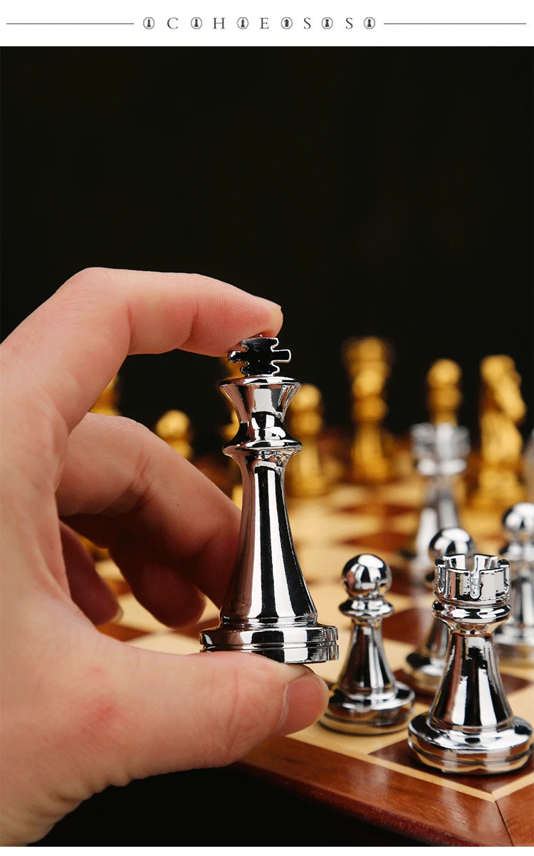 Luxury Chess Set Gift Box Metal Chess Pieces Wooden Chessboard Vintage