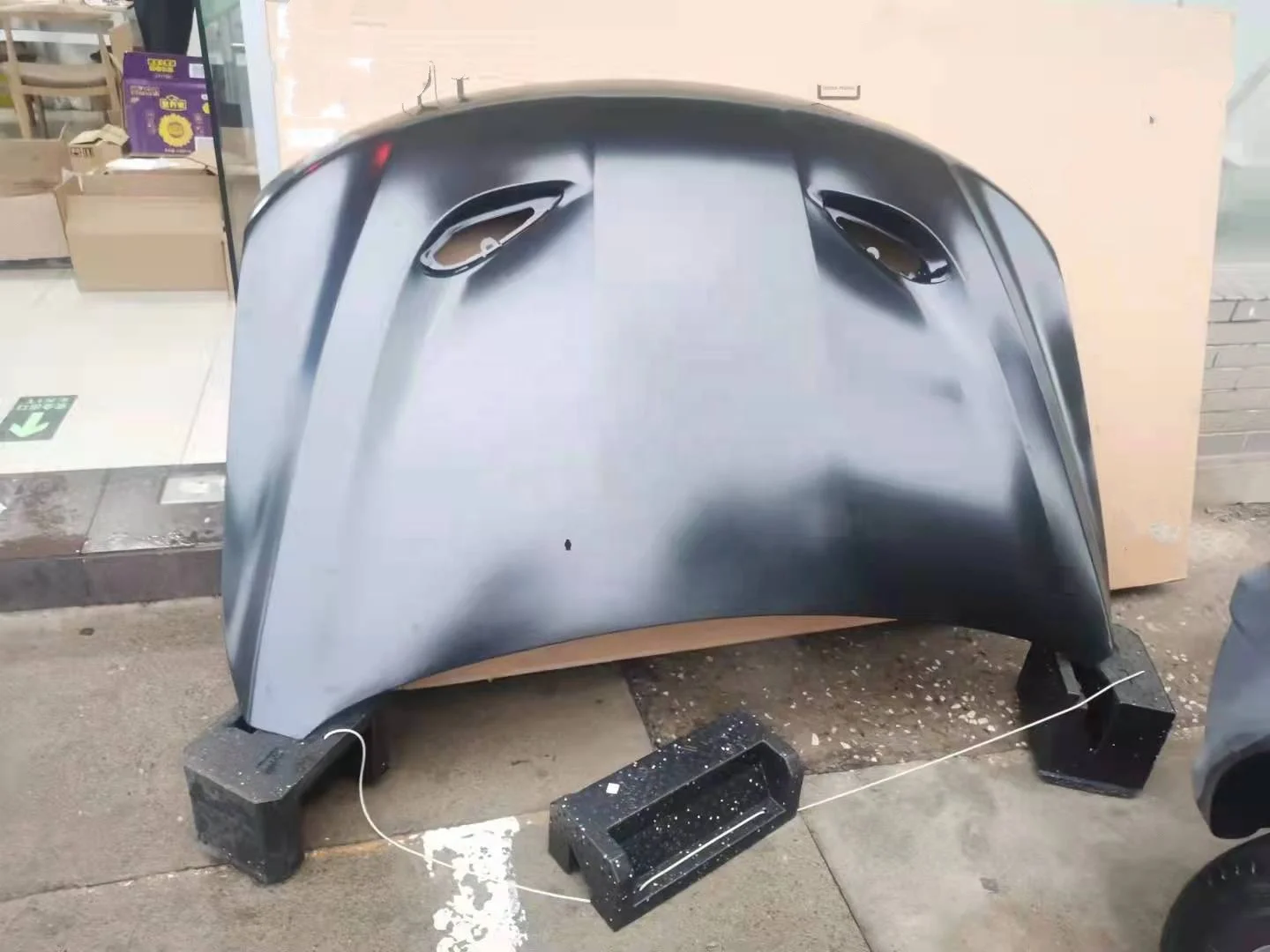 チェロキーsrtボンネット グランドチェロキー WK2 MASKA スタイル SRT フード ボンネット