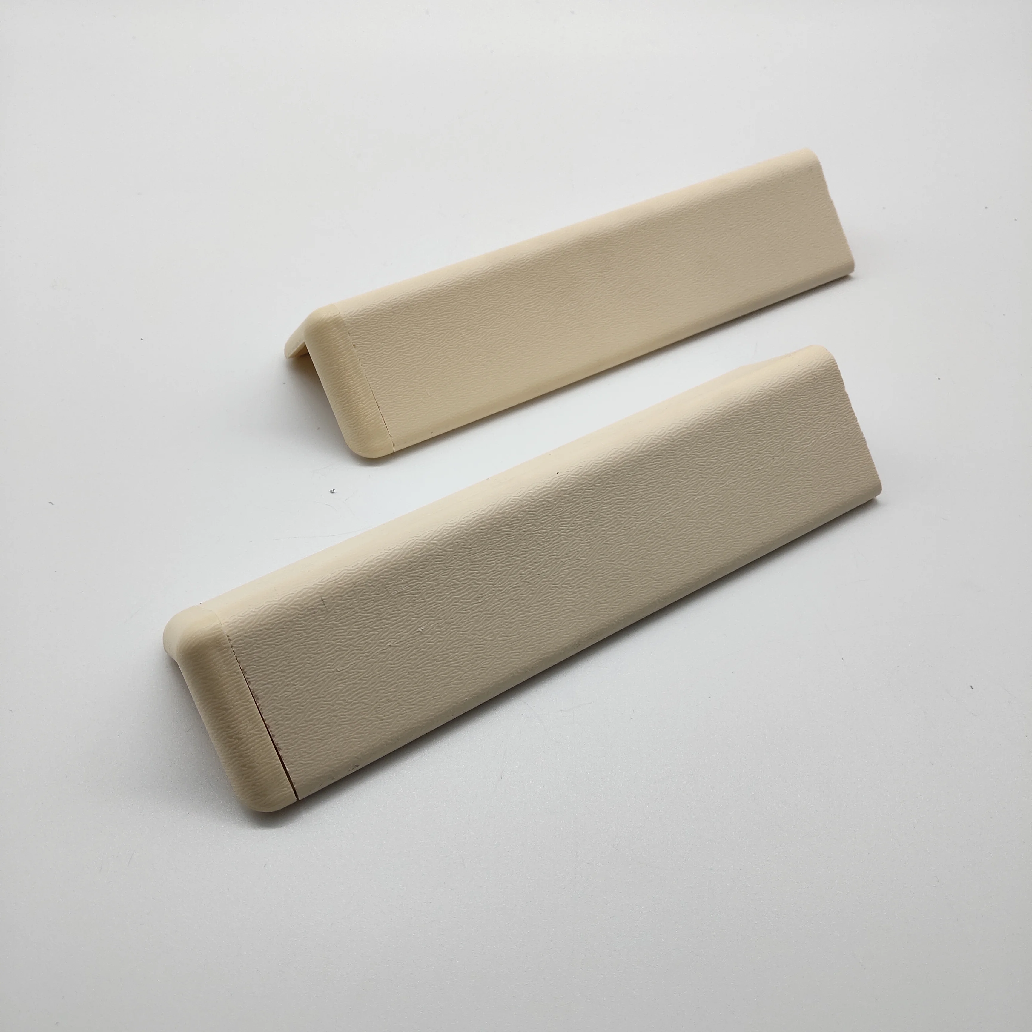 L-Shaped PVC Plastic Wall Protection Angle Corner Guard for Hospital Use