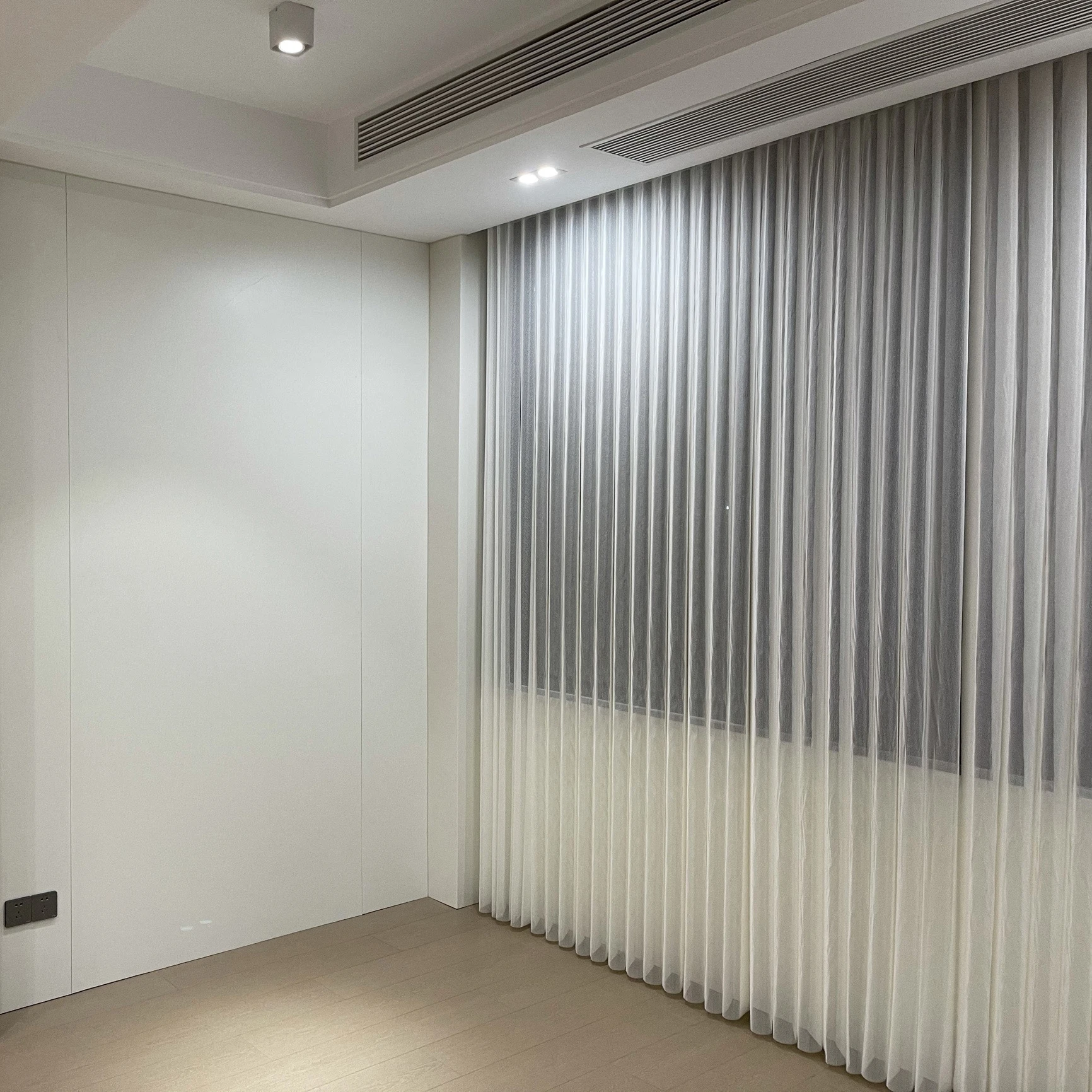Full Blackout Electric Dream Curtains Connected To Smart Home System