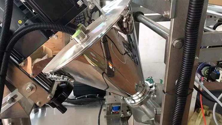 Автоматическая упаковочная машина для порошков для мешков кофе/молока/специй/белковой муки, малая машина для фасовки порошка