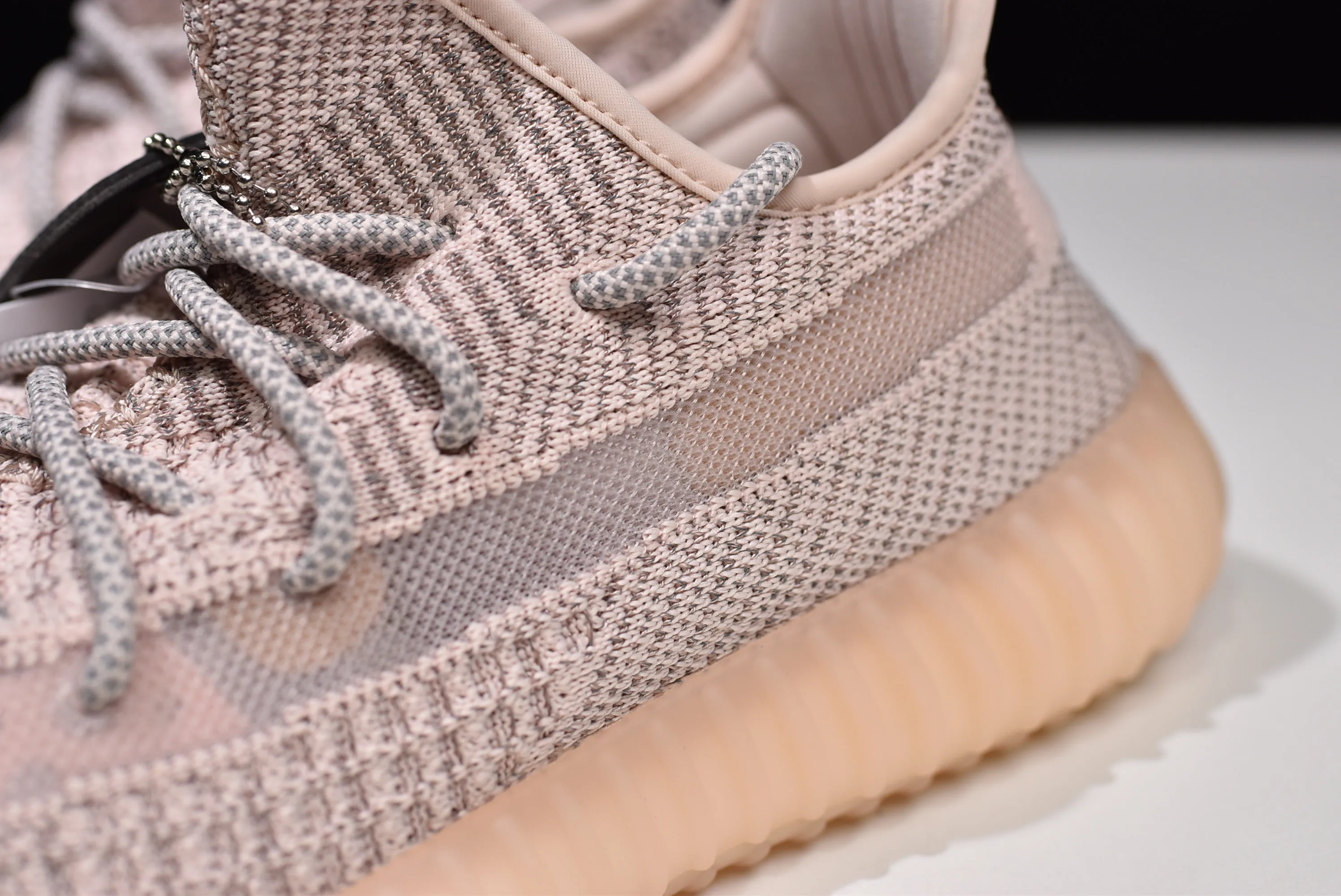 Met Logo \u0026 Dozen Reflecterende Yeezys Sport Roze Synth Schoenen Mannen  Vrouwen Running Schoenen Zapatillas Sneakers Yeezy 350 V2 Slides - Buy Reflecterende  Yeezy Sport Loopschoenen,Yeezys Mannen Sneakers Sport Loopschoenen,Yeezys-350  V2 Sport