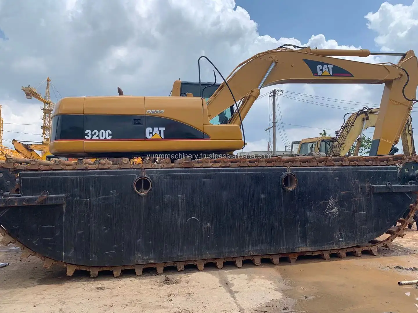 used-swamp-buggy-amphibious-excavator-cat-320c-with-big-float-operating