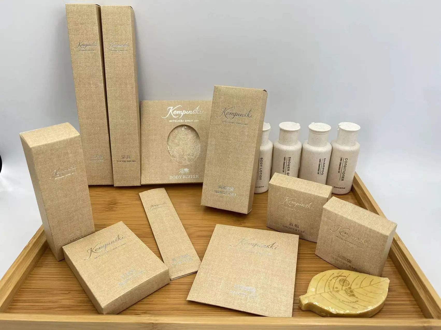 Wholesale Hotel Toiletry Kit Custom logo Packaging Amenity for Hotel Amenities Set Luxury Bathroom Toiletries Hotel Supplies Den