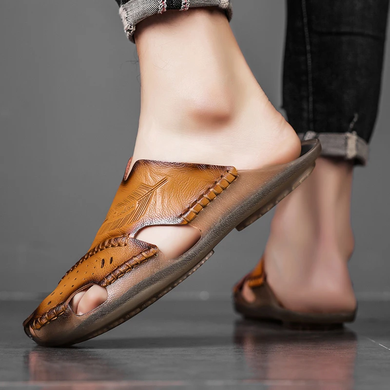 Hot Sale Summer Sandals Men Slippers Genuine Leather Slippers Closed Toe Beach Style Embossed Design Outdoor Men's Slippers 1869