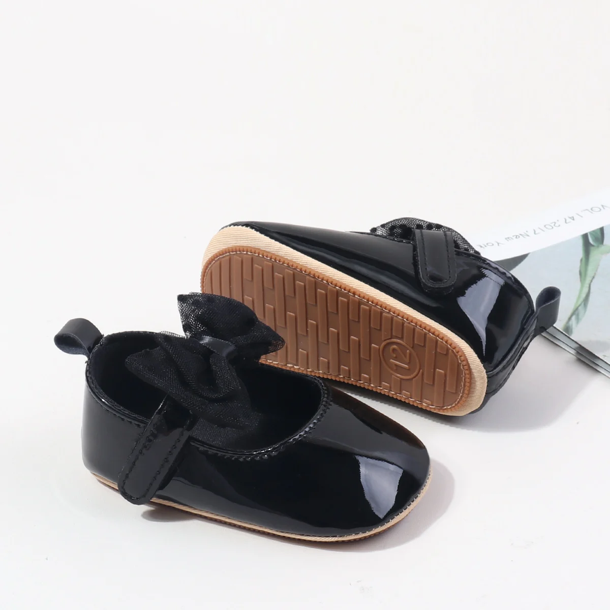 Newborn Infant Shoes Mesh Bow Decorated Soft TPR Soles Anti-slip Outdoor Baby New Design Princess Girl Shoes for 0-15 Months supplier