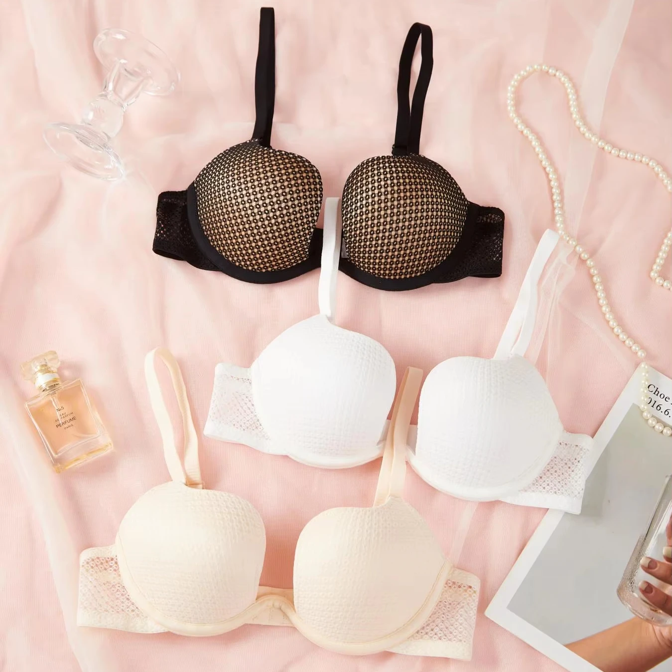 W0013 white push-up bra side view
