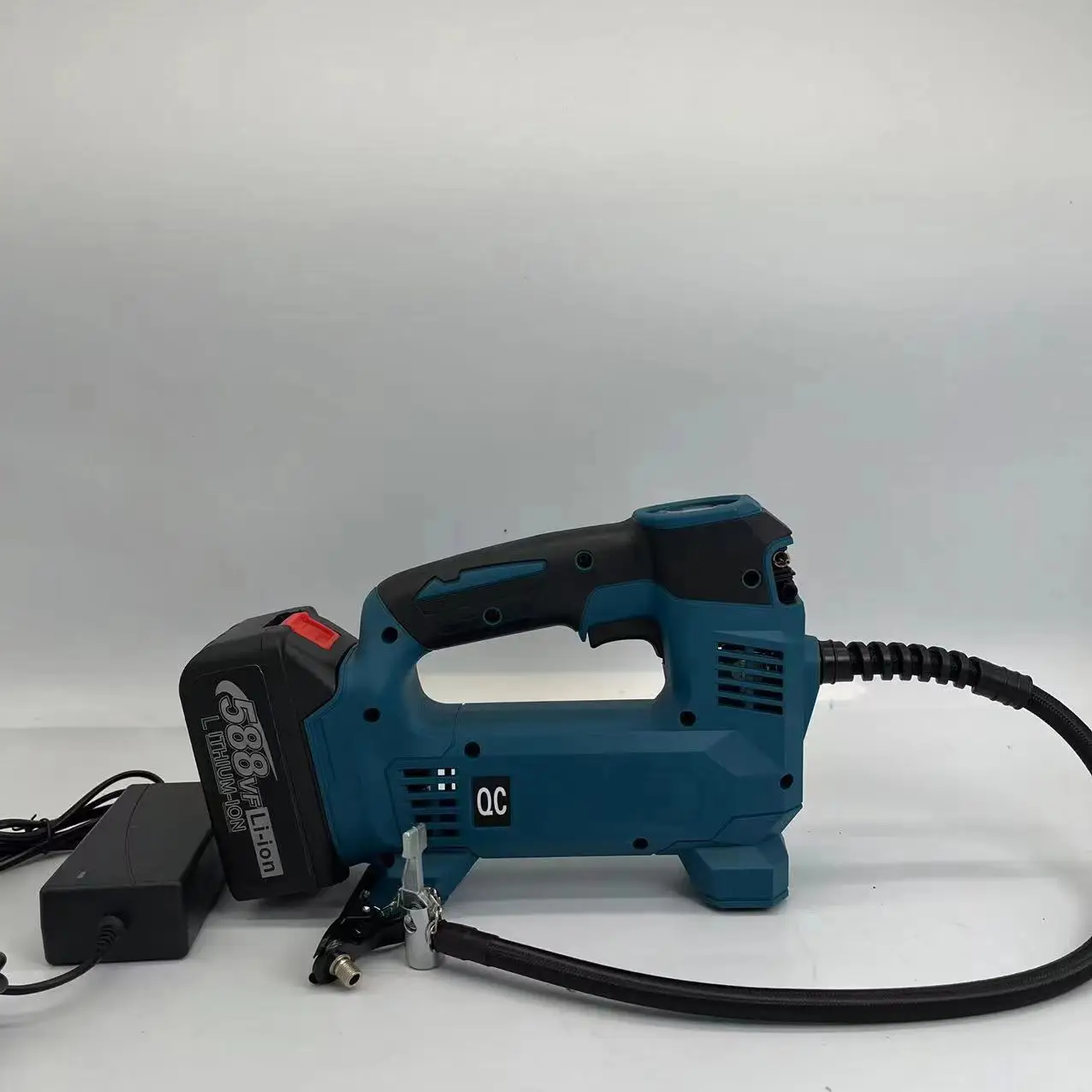 Аккумуляторный насос для автомобильных шин