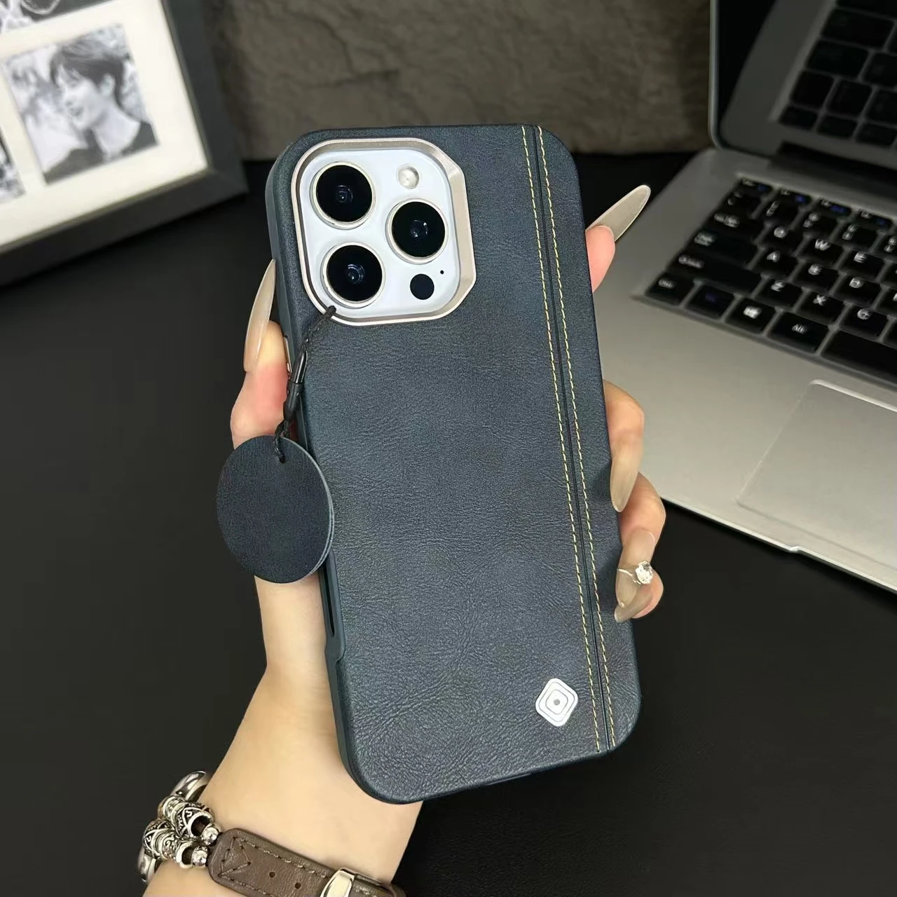 Factory Direct Wholesale Luxury Business Mobile Phone Cases Magnetic Wireless Charging Case for iPhone 17 16 15 14 13 Pro Max