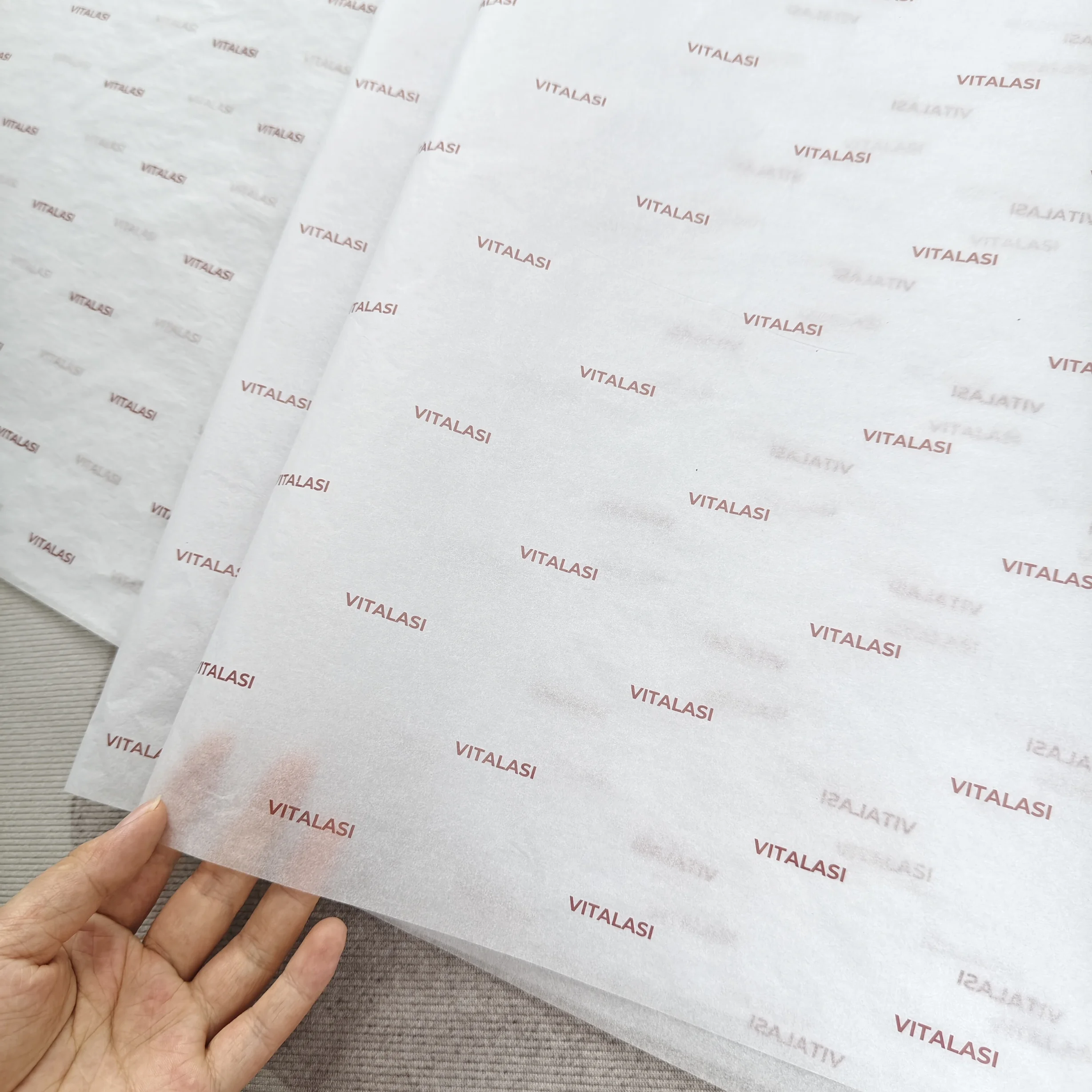 Best-Selling Custom-Printed Packaging Paper for Apparel Packaging with Brand Names From the Factory