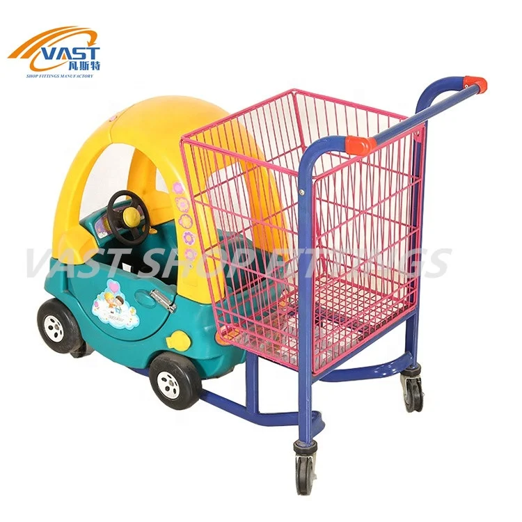 おもちゃの車が付いているスーパーマーケットの子供の