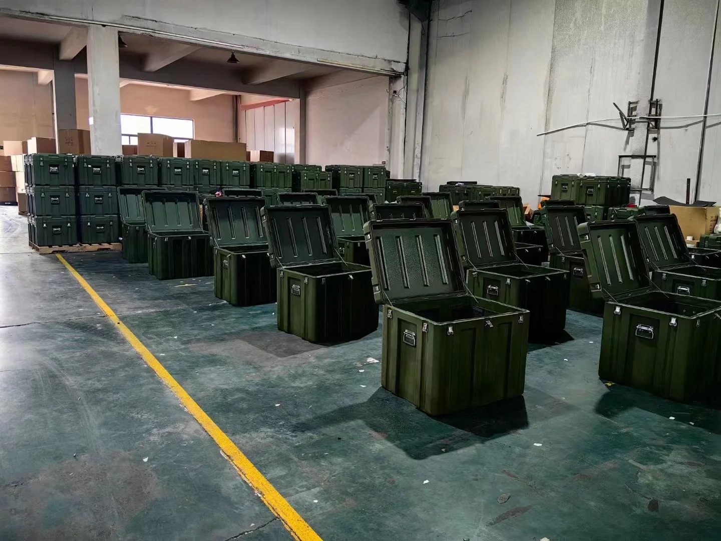 Waterproof Rotomolded Tool Case Hard Plastic Box Plastic Cantilever Tool Box car Roof Cargo Case roof Box