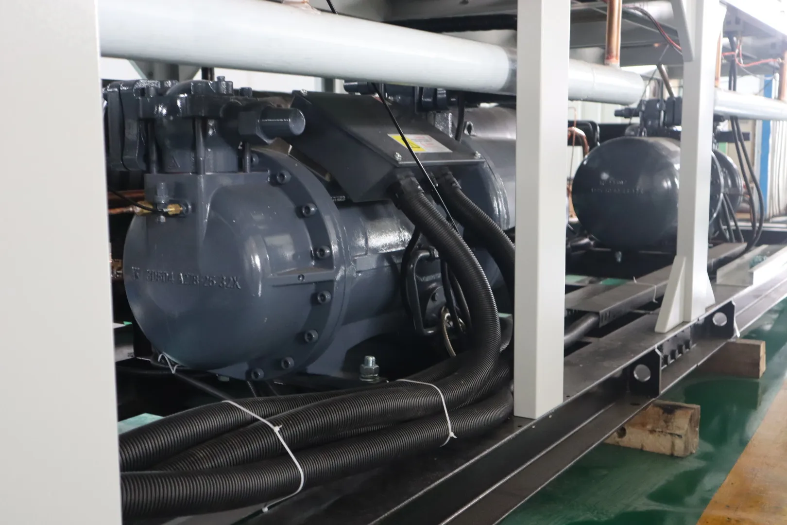 Cooled Screw Water Chiller, 200kW, 300kW, 400kW - detail 16