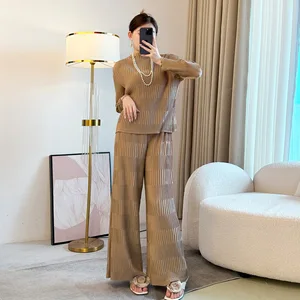 2026 Generation Spring Summer New Fashion Foreign-Style Age-Reducing Loose Slimming Meat-Covered Temperament Two-Piece Set Short