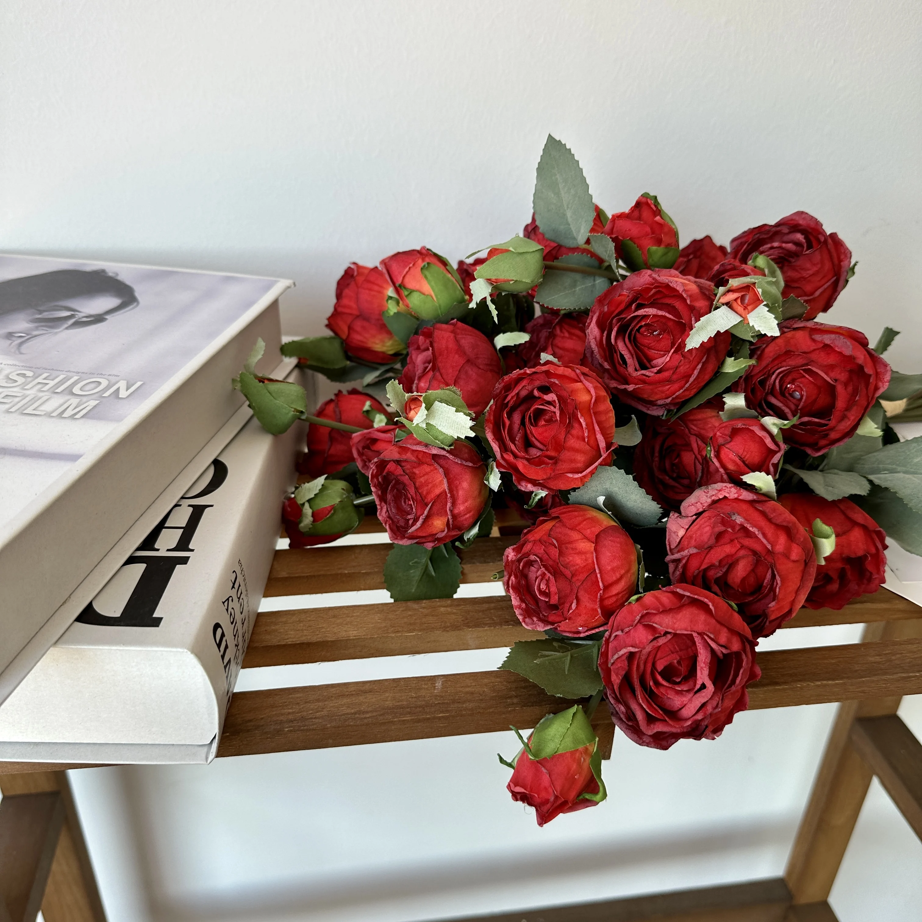 Verhoog jou ruimte met 'n pragtige palm kunstboom wat geen water of onderhoud vereis nie.