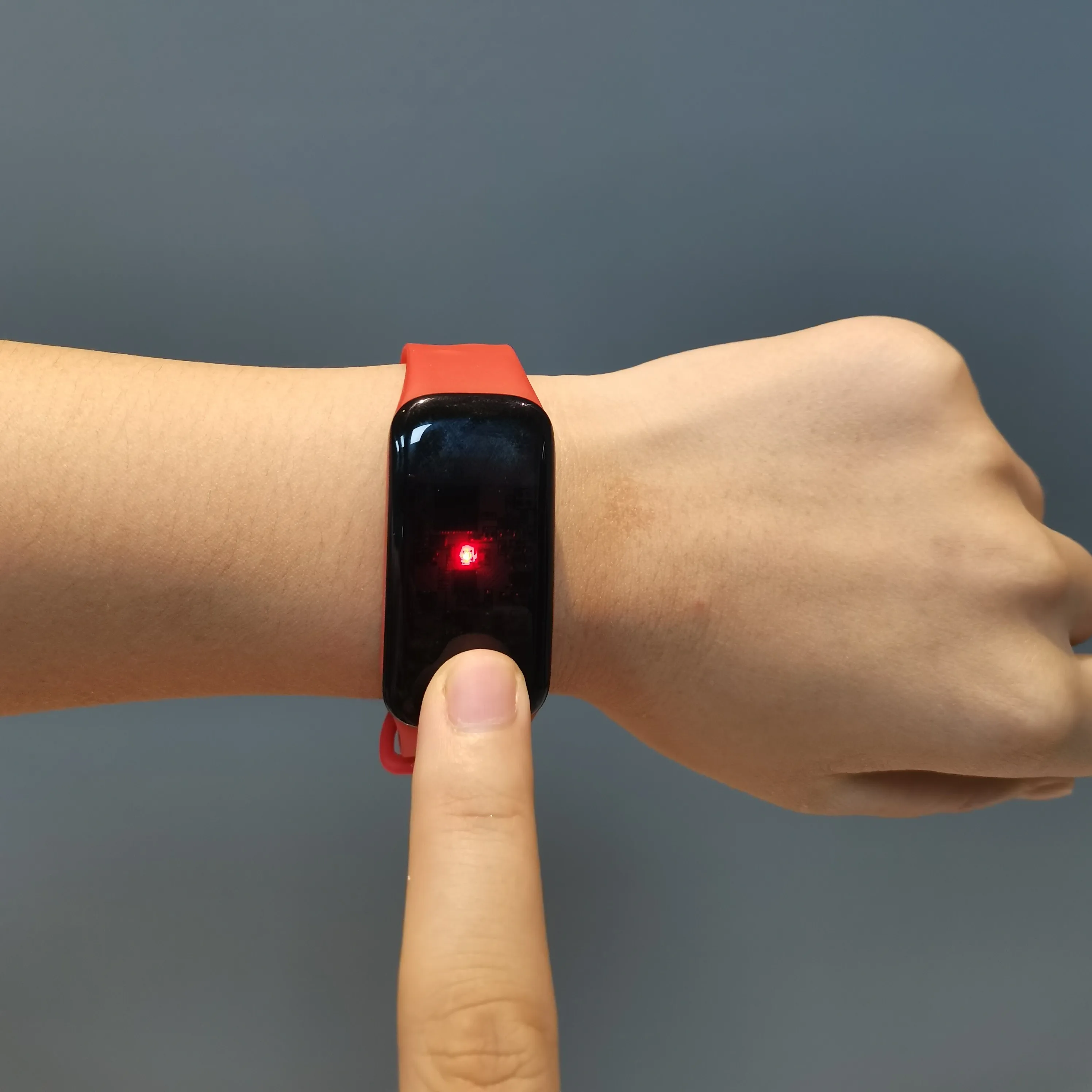 Meeblue Vibrating Bracelet for Long Distance - Bluetooth Signal